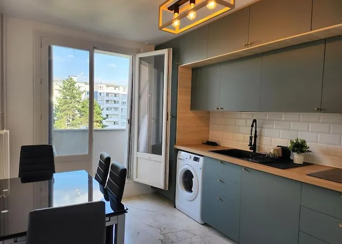 Appartement Spacieux Et Renove